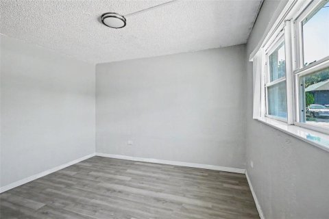 Commercial property in Fort Myers, Florida 5 bedrooms, 135.27 sq.m. № 2222272 - photo 16