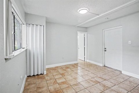 Commercial property in Fort Myers, Florida 5 bedrooms, 135.27 sq.m. № 2222272 - photo 8