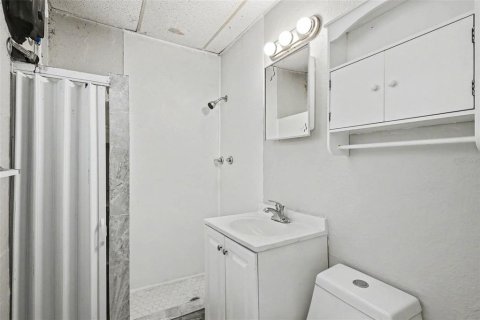 Commercial property in Fort Myers, Florida 5 bedrooms, 135.27 sq.m. № 2222272 - photo 11