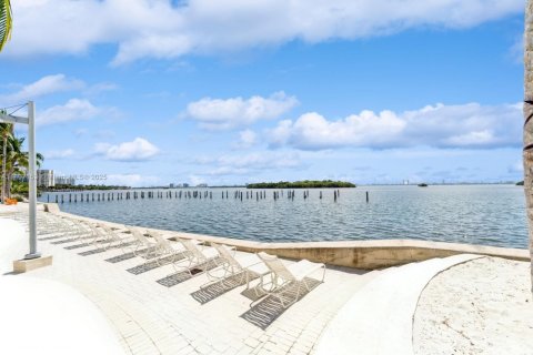 Condo in Miami, Florida, 2 bedrooms  № 1864711 - photo 3