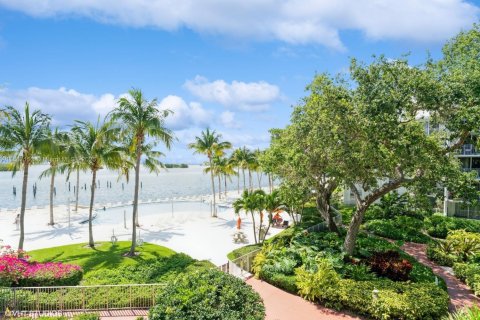 Condo in Miami, Florida, 2 bedrooms  № 1864711 - photo 2