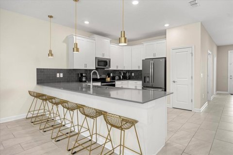 Casa en venta en Kissimmee, Florida, 9 dormitorios, 398.46 m2 № 2220936 - foto 8