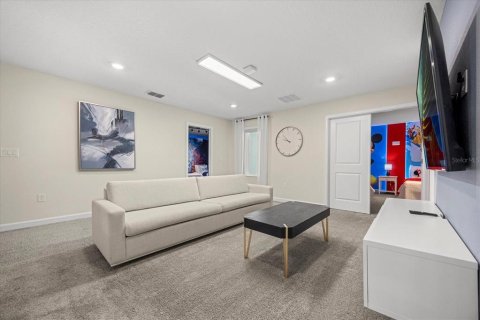 Casa en venta en Kissimmee, Florida, 9 dormitorios, 398.46 m2 № 2220936 - foto 18