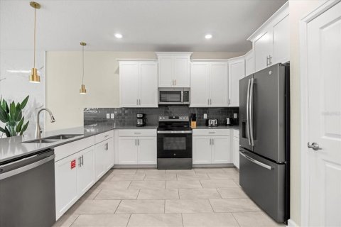Casa en venta en Kissimmee, Florida, 9 dormitorios, 398.46 m2 № 2220936 - foto 9