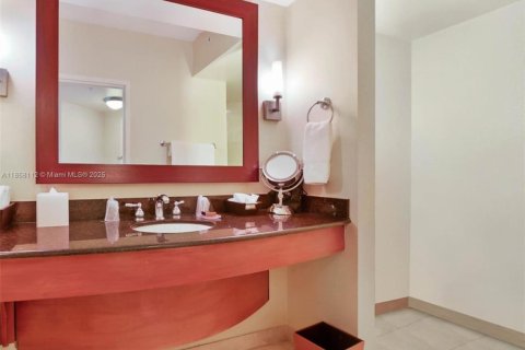 Condominio en venta en Sunny Isles Beach, Florida, 51.19 m2 № 2042648 - foto 10