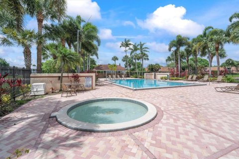Townhouse in West Palm Beach, Florida 2 bedrooms, 119.66 sq.m. № 1777624 - photo 25