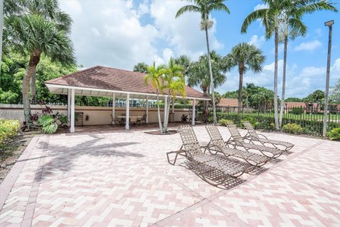 Townhouse in West Palm Beach, Florida 2 bedrooms, 119.66 sq.m. № 1777624 - photo 26