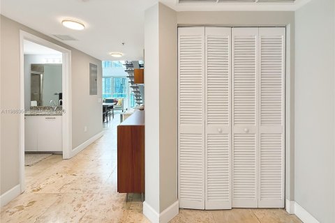 Copropriété à louer à Miami, Floride: 2 chambres, 119.75 m2 № 2047963 - photo 21