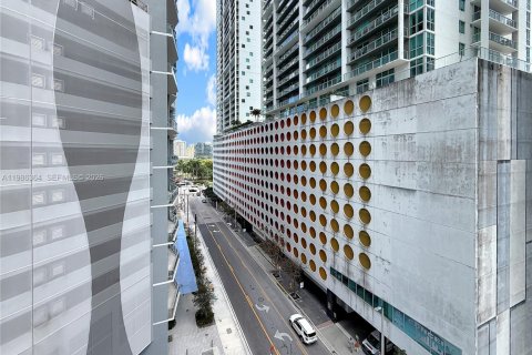 Copropriété à louer à Miami, Floride: 2 chambres, 119.75 m2 № 2047963 - photo 25