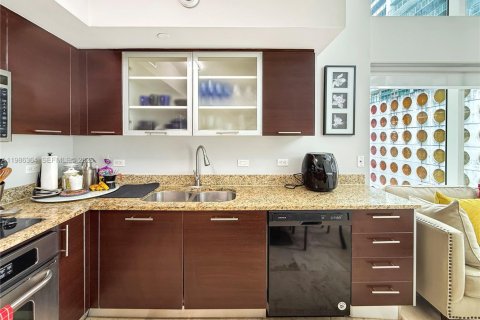 Copropriété à louer à Miami, Floride: 2 chambres, 119.75 m2 № 2047963 - photo 5