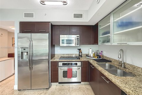 Copropriété à louer à Miami, Floride: 2 chambres, 119.75 m2 № 2047963 - photo 4