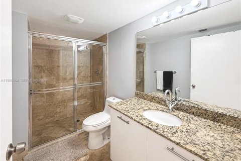 Copropriété à louer à Miami, Floride: 2 chambres, 119.75 m2 № 2047963 - photo 16