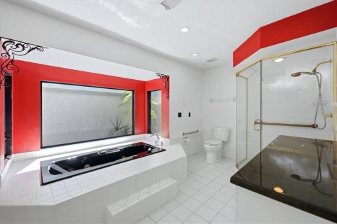 House in Sarasota, Florida 3 bedrooms, 226.03 sq.m. № 2396419 - photo 25