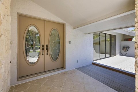 House in Sarasota, Florida 3 bedrooms, 226.03 sq.m. № 2396419 - photo 3