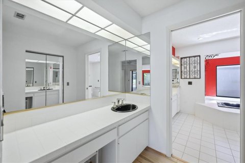 House in Sarasota, Florida 3 bedrooms, 226.03 sq.m. № 2396419 - photo 26