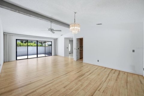 House in Sarasota, Florida 3 bedrooms, 226.03 sq.m. № 2396419 - photo 11