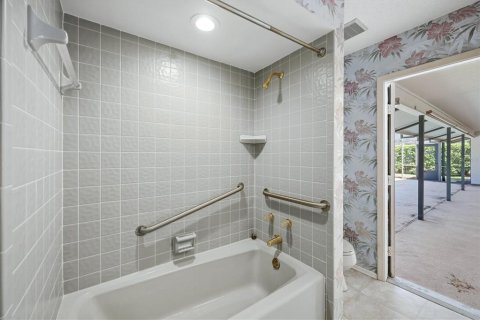 House in Sarasota, Florida 3 bedrooms, 226.03 sq.m. № 2396419 - photo 30