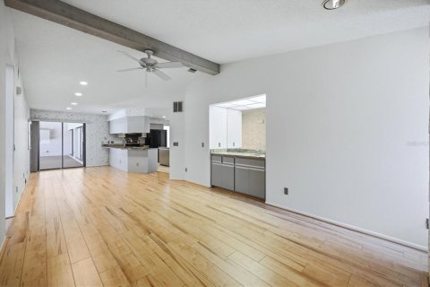 House in Sarasota, Florida 3 bedrooms, 226.03 sq.m. № 2396419 - photo 16
