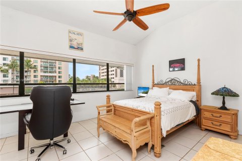 Copropriété à vendre à Sunny Isles Beach, Floride: 3 chambres, 210.42 m2 № 1950473 - photo 26