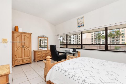 Copropriété à vendre à Sunny Isles Beach, Floride: 3 chambres, 210.42 m2 № 1950473 - photo 27