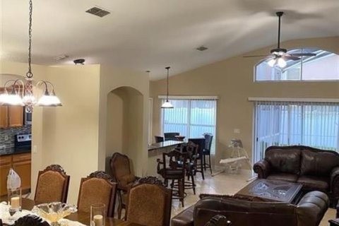 Casa en venta en Kissimmee, Florida, 3 dormitorios, 144 m2 № 1902022 - foto 3