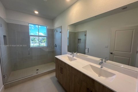 Снять в аренду таунхаус в Пемброк-Пайнс, Флорида 4 спальни, 178.84м2, № 1954096 - фото 12