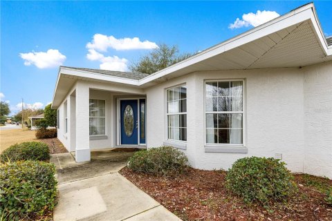House in Ocala, Florida 2 bedrooms, 129.97 sq.m. № 2118383 - photo 2