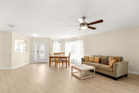House in Ocala, Florida 2 bedrooms, 129.97 sq.m. № 2118383 - photo 17
