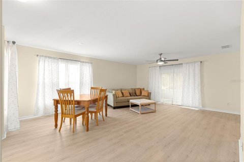 House in Ocala, Florida 2 bedrooms, 129.97 sq.m. № 2118383 - photo 13