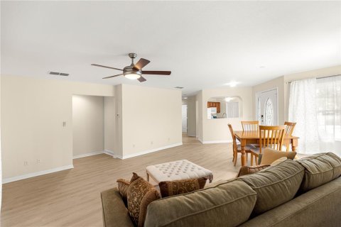 House in Ocala, Florida 2 bedrooms, 129.97 sq.m. № 2118383 - photo 18