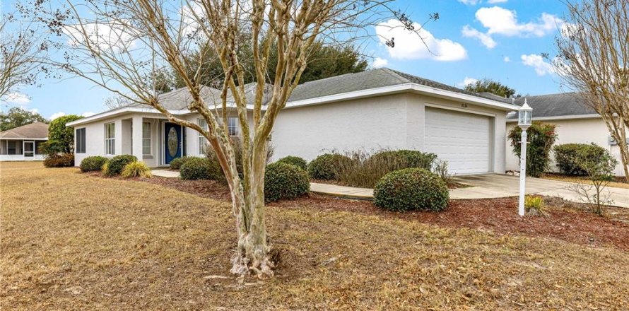 House in Ocala, Florida 2 bedrooms, 129.97 sq.m. № 2118383
