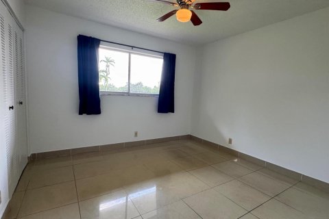Condo in Lauderhill, Florida, 2 bedrooms  № 2265581 - photo 7