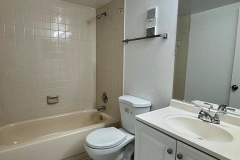 Condo in Lauderhill, Florida, 2 bedrooms  № 2265581 - photo 8