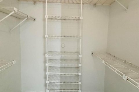 Condo in Lauderhill, Florida, 2 bedrooms  № 2265581 - photo 10