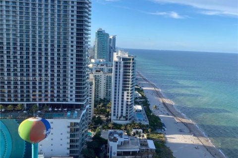 Condominio en venta en Hallandale Beach, Florida, 1 dormitorio, 78.41 m2 № 1882107 - foto 4