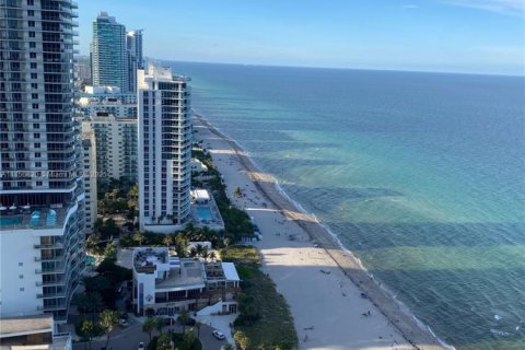 Condominio en venta en Hallandale Beach, Florida, 1 dormitorio, 78.41 m2 № 1882107 - foto 3