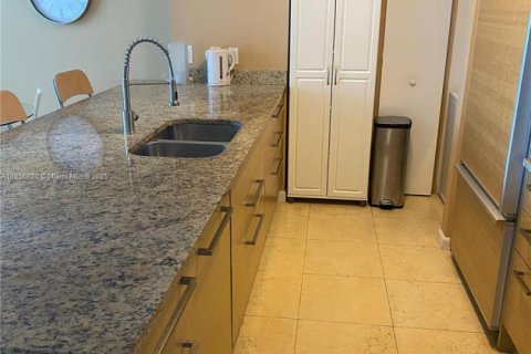 Condominio en venta en Hallandale Beach, Florida, 1 dormitorio, 78.41 m2 № 1882107 - foto 11