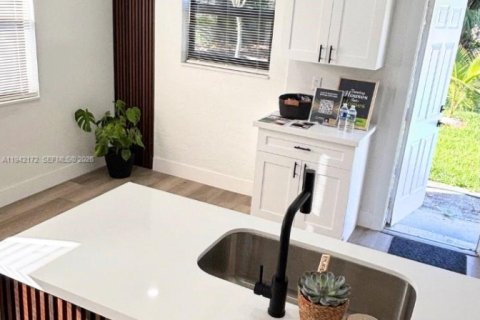 Casa en venta en Fort Lauderdale, Florida, 3 dormitorios, 86.96 m2 № 1999916 - foto 25