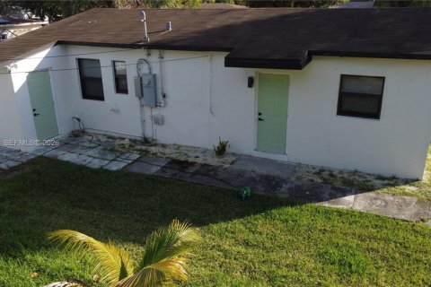 Casa en venta en Fort Lauderdale, Florida, 3 dormitorios, 86.96 m2 № 1999916 - foto 29