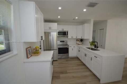 Casa en venta en Fort Lauderdale, Florida, 3 dormitorios, 86.96 m2 № 1999916 - foto 20