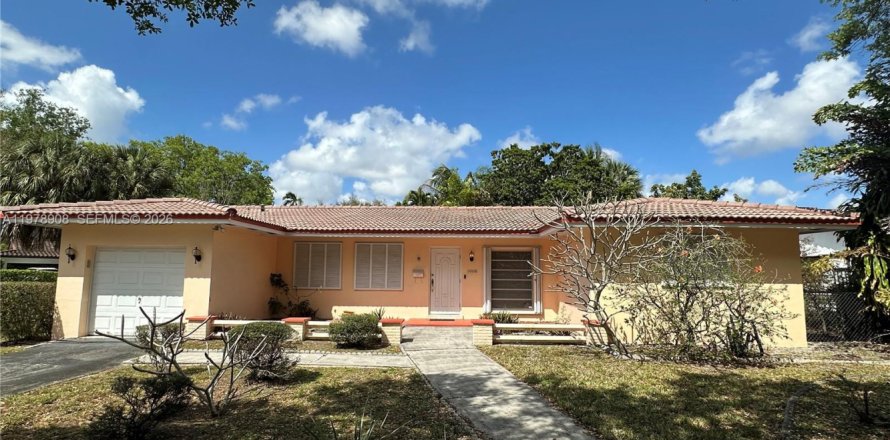 Дом в Майами-Лейкс, Флорида 4 спальни, 146.32м2 № 2056536