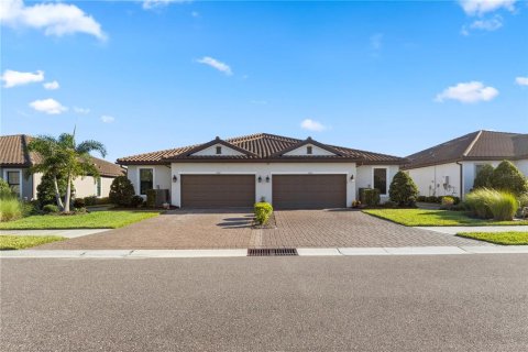Duplex in Palmetto, Florida 2 bedrooms, 146.97 sq.m. № 2396933