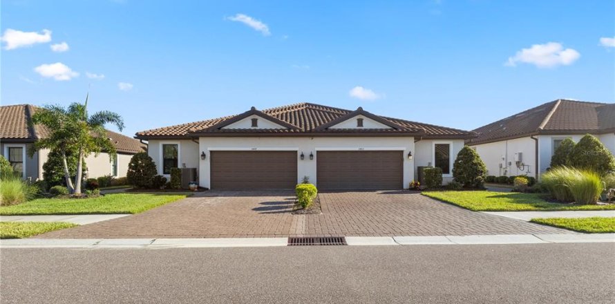 Duplex in Palmetto, Florida 2 bedrooms, 146.97 sq.m. № 2396933