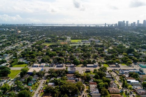 Propiedad comercial en venta en Miami, Florida, 127.74 m2 № 1943630 - foto 15