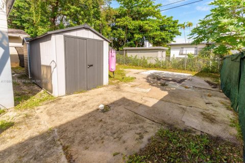 Propiedad comercial en venta en Miami, Florida, 127.74 m2 № 1943630 - foto 17