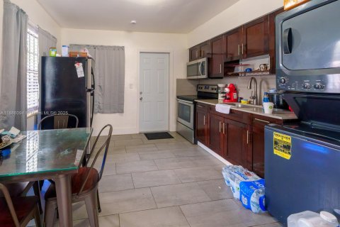 Propiedad comercial en venta en Miami, Florida, 127.74 m2 № 1943630 - foto 4