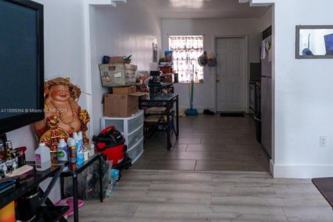 Propiedad comercial en venta en Miami, Florida, 127.74 m2 № 1943630 - foto 5