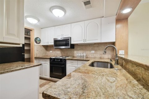 Condominio en venta en Palm Harbor, Florida, 1 dormitorio, 76.64 m2 № 1440781 - foto 11