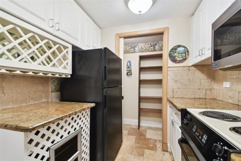 Condominio en venta en Palm Harbor, Florida, 1 dormitorio, 76.64 m2 № 1440781 - foto 10