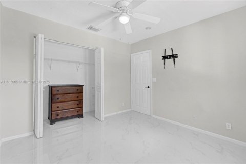 Townhouse in Lake Worth, Florida 4 bedrooms, 151.24 sq.m. № 1838635 - photo 28